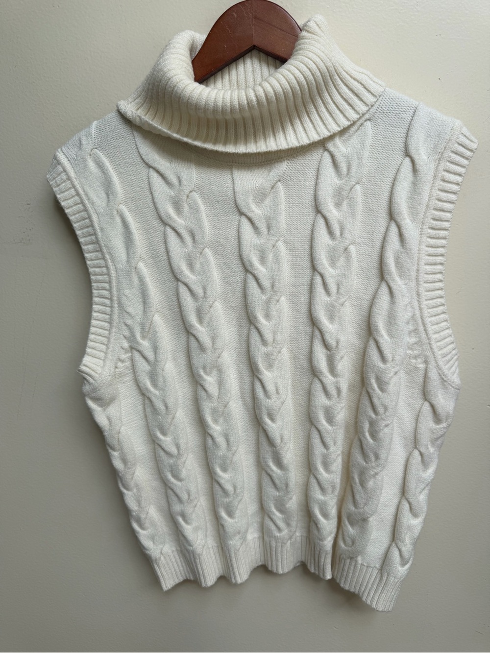 House of Harlow Sleeveless Cable Knit Turtleneck Sweater Vest - White